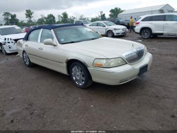  Salvage Lincoln Towncar