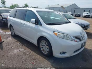  Salvage Toyota Sienna