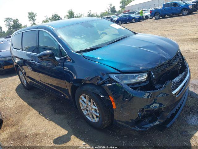  Salvage Chrysler Pacifica