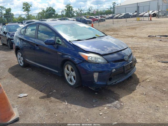  Salvage Toyota Prius