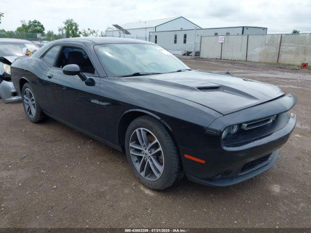  Salvage Dodge Challenger