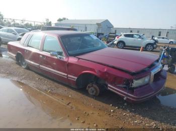  Salvage Lincoln Towncar