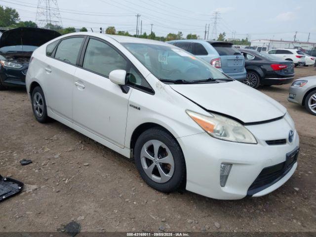 Salvage Toyota Prius
