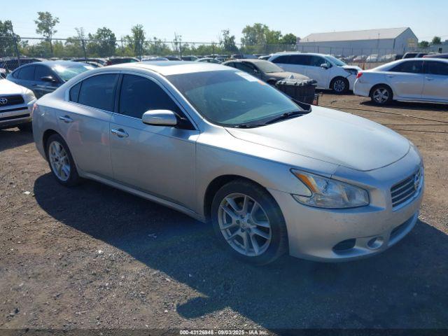  Salvage Nissan Maxima
