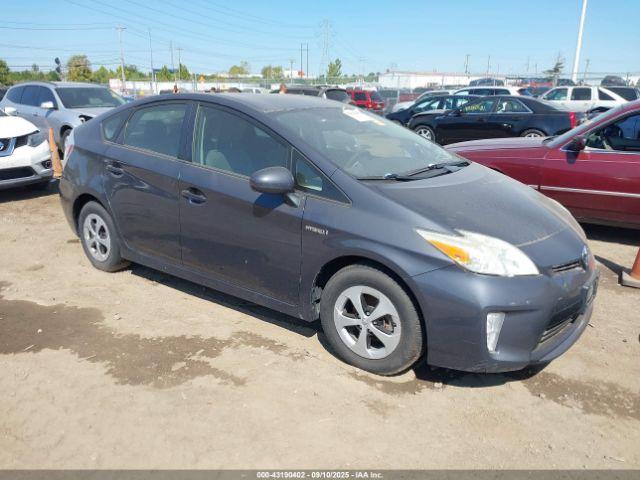  Salvage Toyota Prius