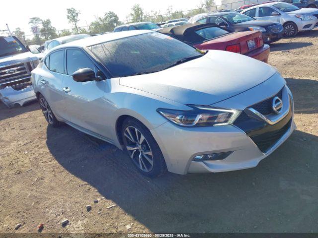  Salvage Nissan Maxima