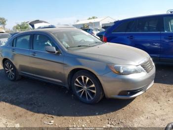  Salvage Chrysler 200