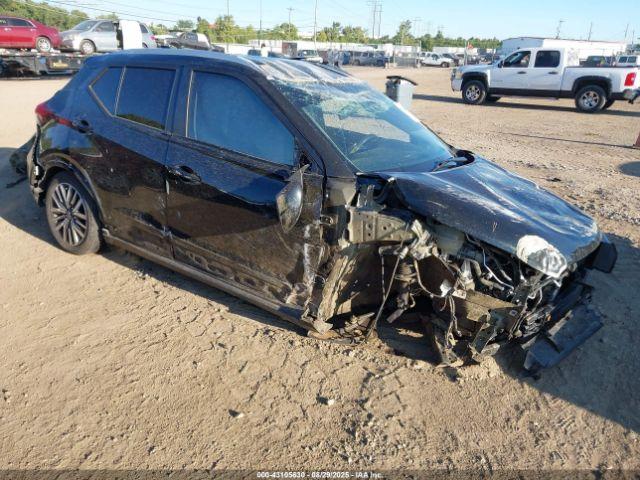  Salvage Nissan Kicks