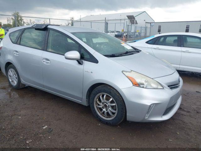  Salvage Toyota Prius v