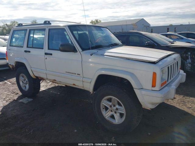  Salvage Jeep Cherokee