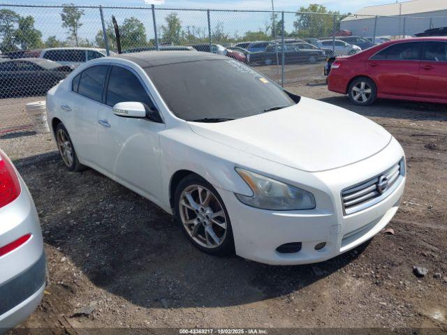  Salvage Nissan Maxima