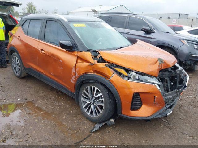 Salvage Nissan Kicks