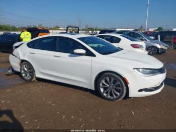  Salvage Chrysler 200
