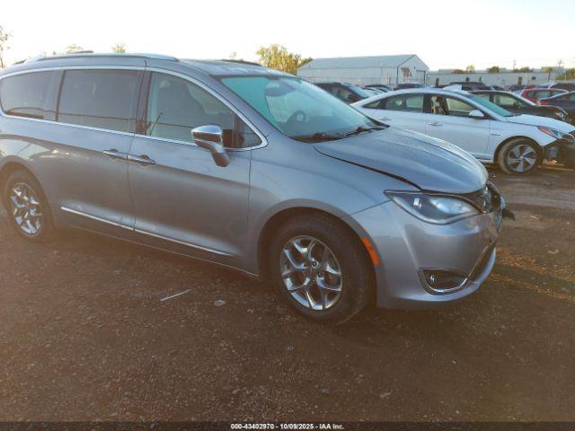  Salvage Chrysler Pacifica