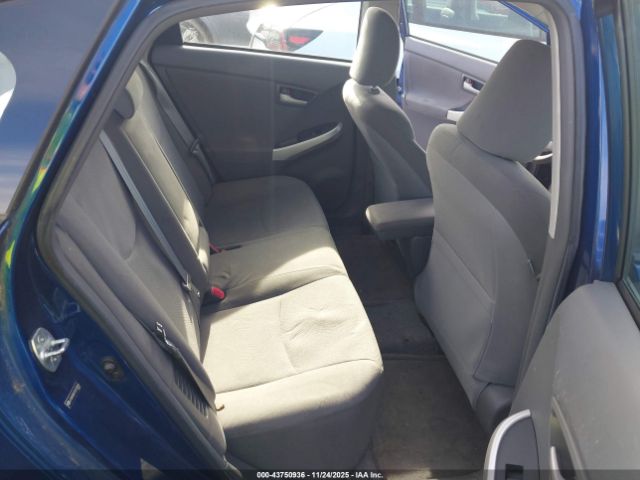 Toyota Prius Two Image 10