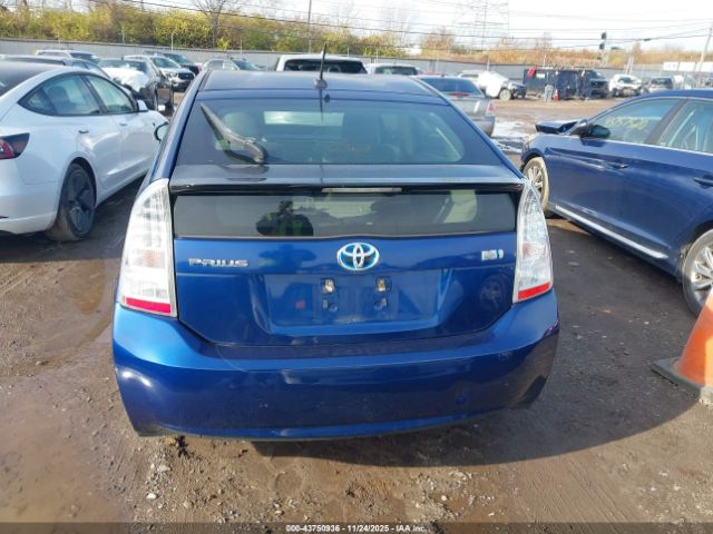 Toyota Prius Two Image 14