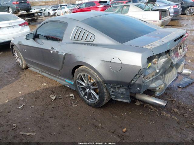 Ford Mustang Gt Premium Image 3