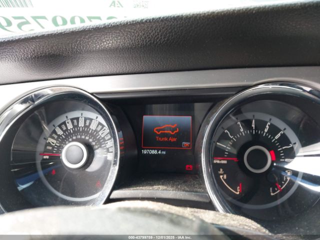 Ford Mustang Gt Premium Image 4