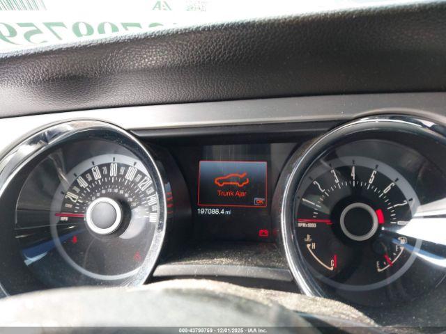 Ford Mustang Gt Premium Image 4