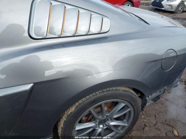 Ford Mustang Gt Premium Image 14