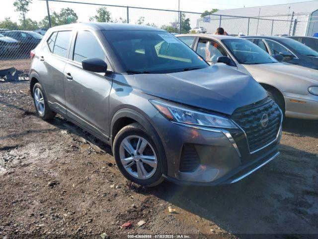  Salvage Nissan Kicks