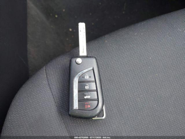 Toyota Corolla Le Image 13