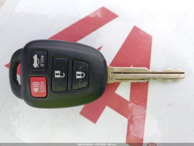 Toyota Corolla Le Image 16