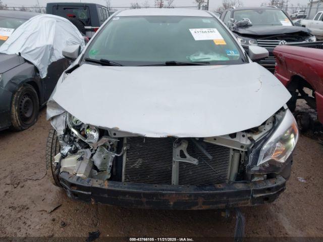 Toyota Corolla Le Image 14