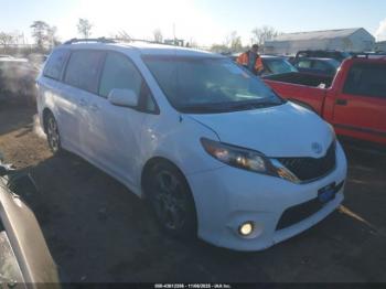  Salvage Toyota Sienna