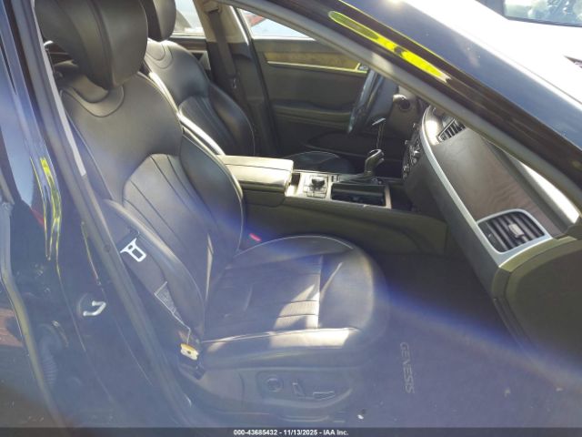 Hyundai Genesis 3.8 Image 12