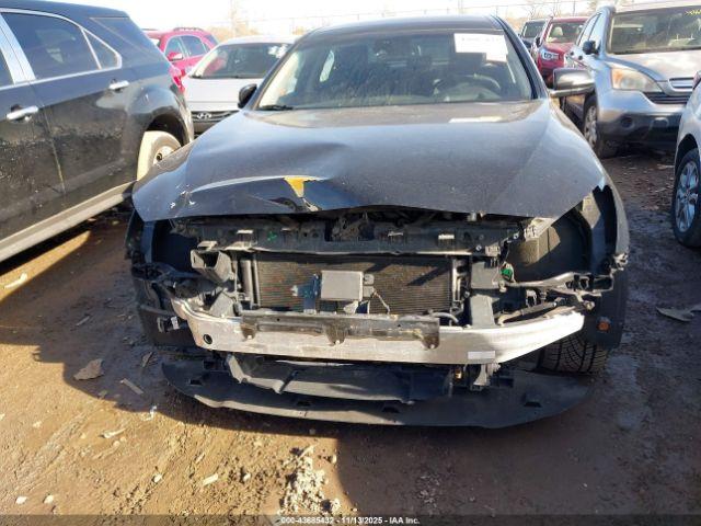 Hyundai Genesis 3.8 Image 3