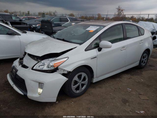 Toyota Prius Four Image 3