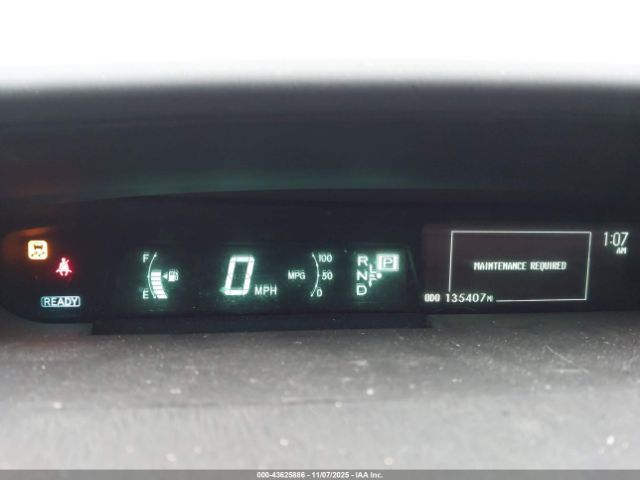 Toyota Prius Four Image 11