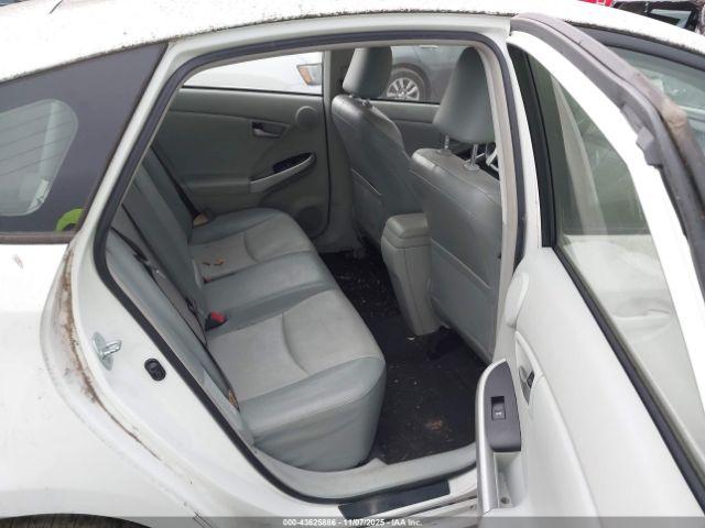 Toyota Prius Four Image 12