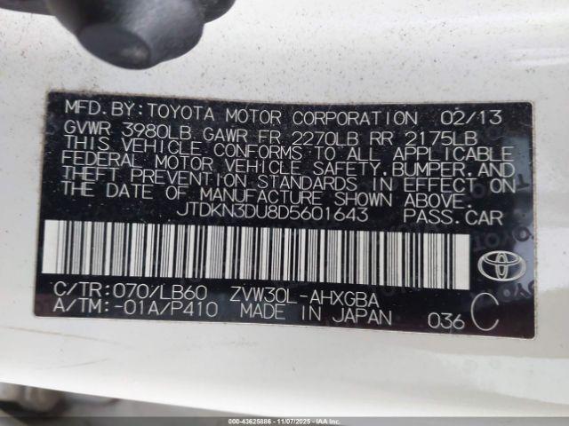 Toyota Prius Four Image 14