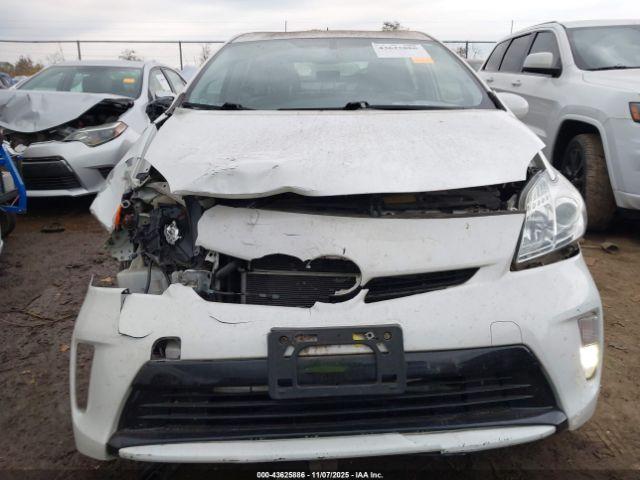 Toyota Prius Four Image 15