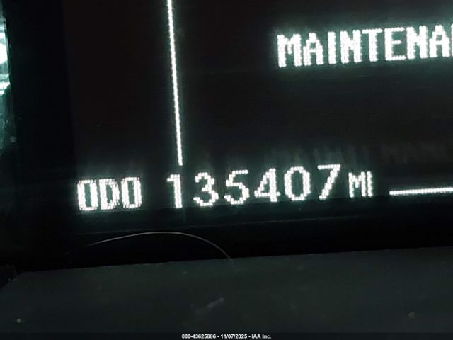 Toyota Prius Four Image 6