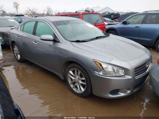  Salvage Nissan Maxima