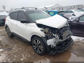  Salvage Nissan Kicks