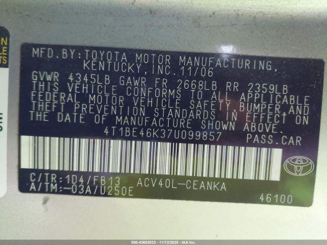 Toyota Camry Le Image 6