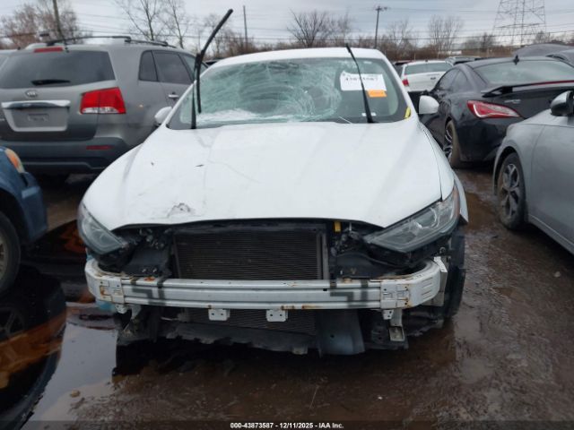 Ford Fusion Se Image 8