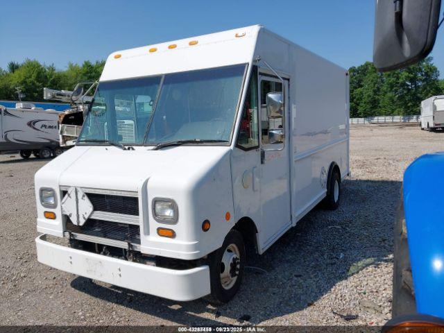 Ford E-350 Image 2