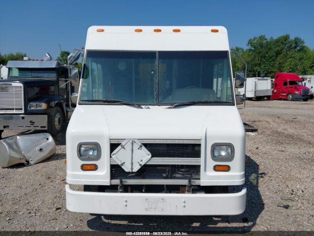 Ford E-350 Image 8