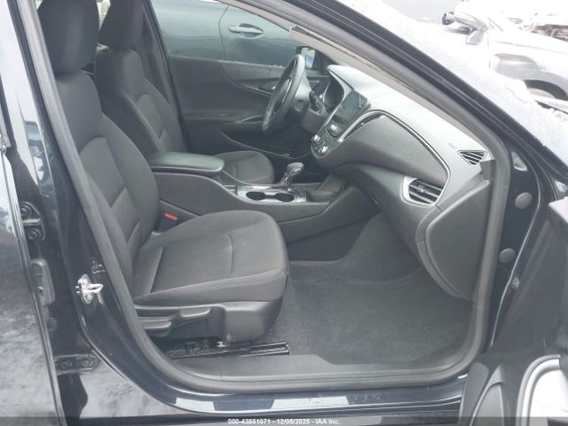 Chevrolet Malibu Fwd Rs Image 4