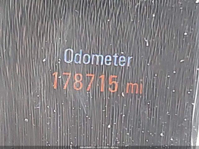 Buick LaCrosse Leather Group Image 12