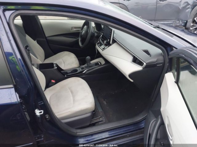 Toyota Corolla Le Image 9