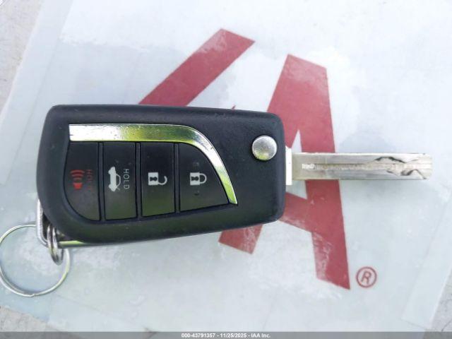 Toyota Corolla Le Image 13