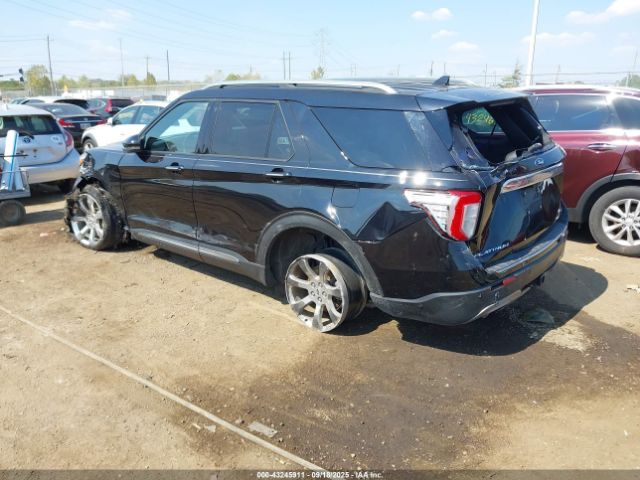 Ford Explorer Platinum Image 4