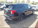 Ford Explorer Platinum Image 9