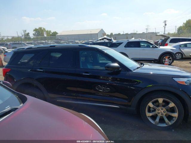 Ford Explorer Platinum Image 15